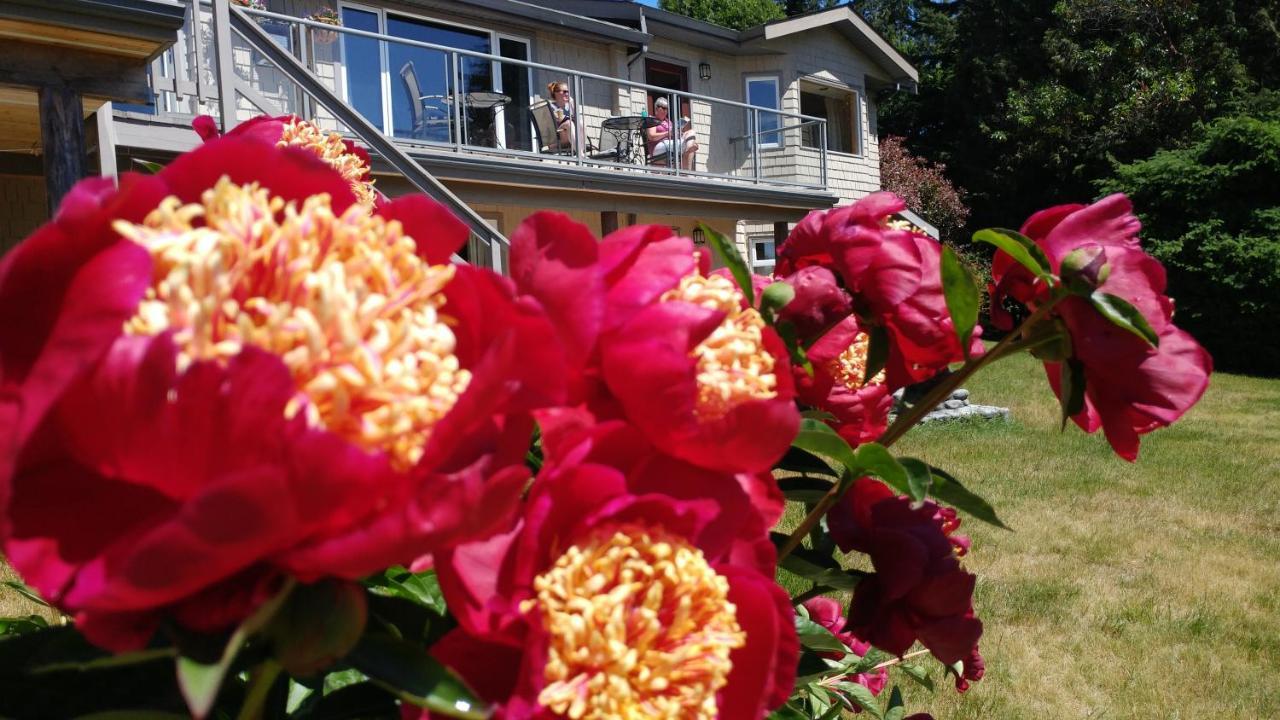 Secret Beach B&B Suites Gibsons Exterior photo